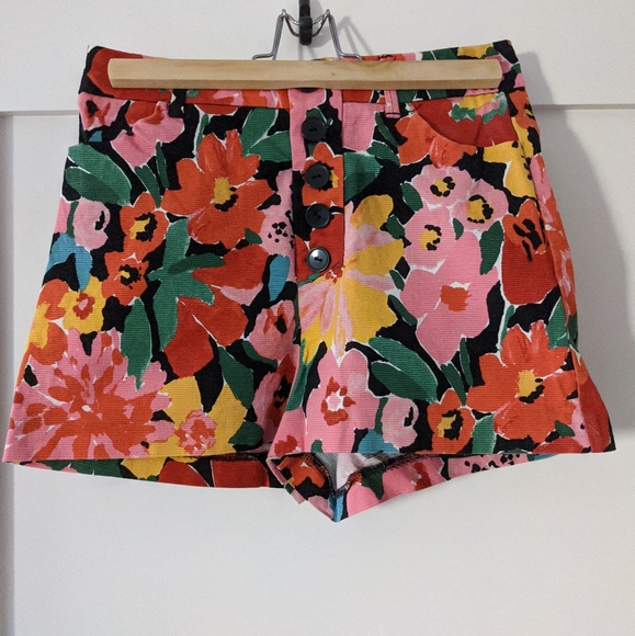Zara Pants - Flower Zara high weist shorts